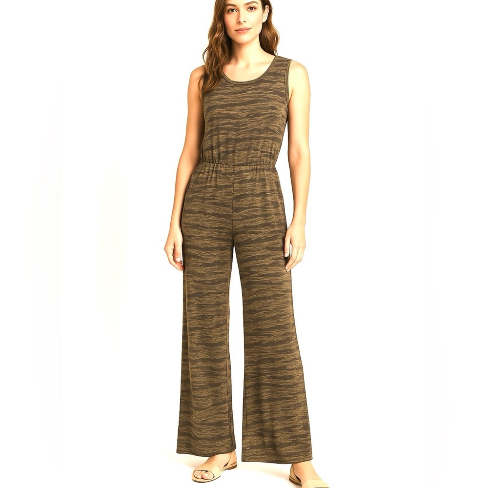 Jumpsuit Fatigue sleeveless V-neck back, size XS, NWT